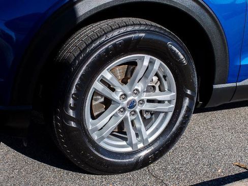 Certified 2022 Ford Explorer XLT w/ Equipment Group 202A image 5