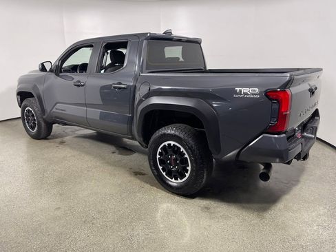 Certified 2025 Toyota Tacoma TRD Off-Road image 5