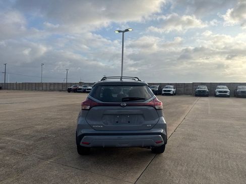 Used 2024 Nissan Kicks SR w/ SR Premium Package FWD image 17