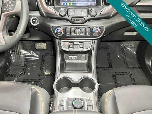 Used 2024 GMC Terrain AT4 AWD/4WD image 10