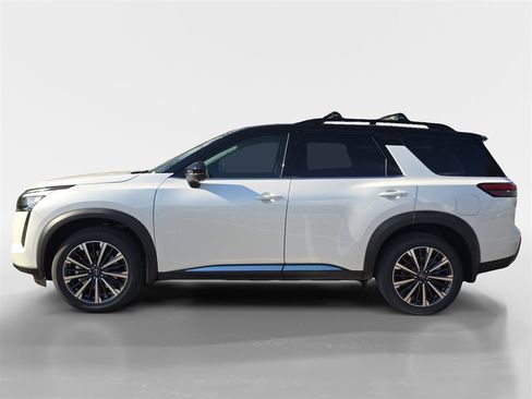 New 2026 Nissan Pathfinder Platinum AWD/4WD image 2