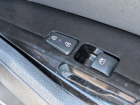 Used 2024 Kia Sportage EX FWD image 35