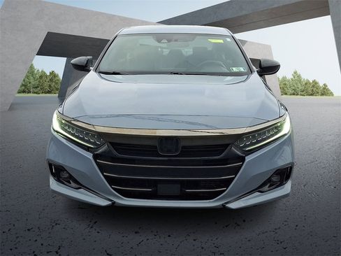 Used 2022 Honda Accord Sport image 2