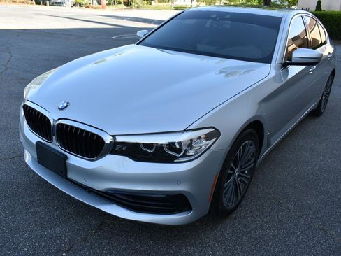 Used 2019 BMW 530i xDrive w/ Convenience Package AWD/4WD image 2