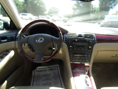 Used 2004 Lexus ES 330 FWD image 24
