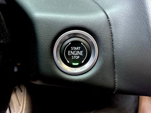 Used 2023 Chevrolet Suburban High Country image 27