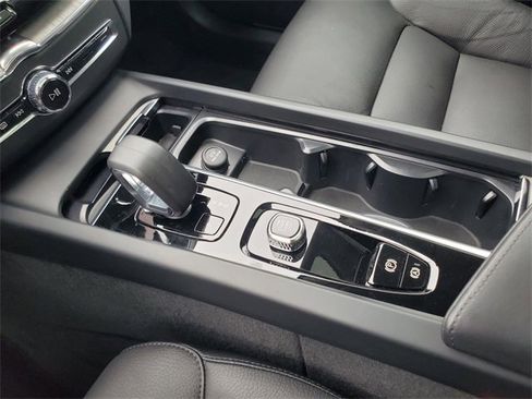 Certified 2025 Volvo XC60 B5 Plus image 26