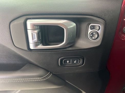 Used 2021 Jeep Wrangler Unlimited Sahara AWD/4WD image 22