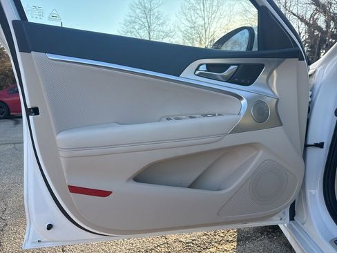 New 2026 Genesis G70 2.5T Prestige image 12