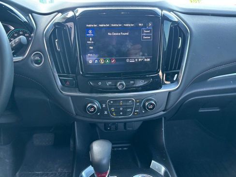 Used 2024 Chevrolet Traverse RS FWD image 17