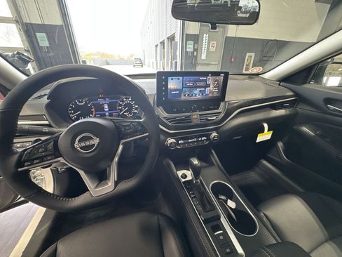 New 2026 Nissan Altima 2.5 SR w/ SR Premium Package AWD/4WD image 2