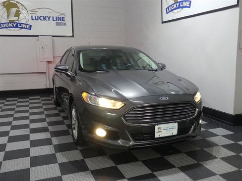 Used 2016 Ford Fusion Titanium FWD image 5