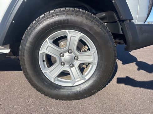 Used 2022 Jeep Wrangler Sport S image 27