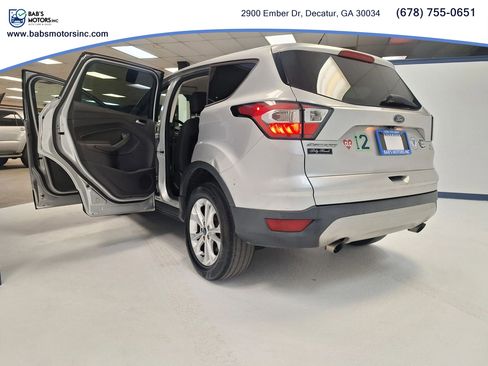 Used 2017 Ford Escape SE FWD image 14