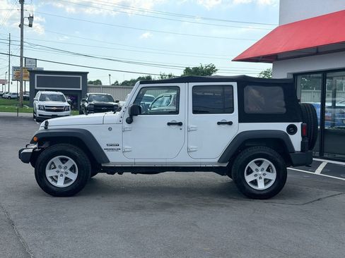 Used 2017 Jeep Wrangler Unlimited Sport w/ Quick Order Package 24S AWD/4WD image 3
