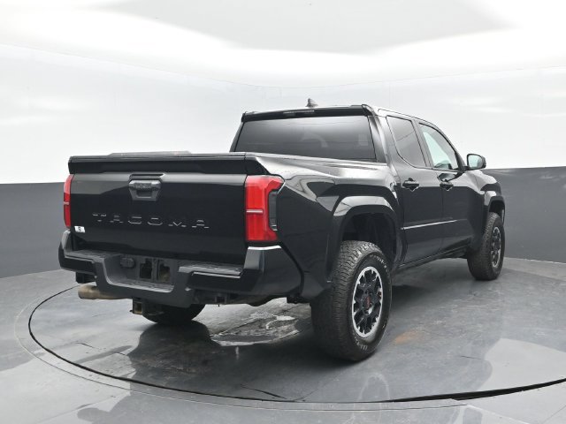 Used 2024 Toyota Tacoma SR5 AWD/4WD image 21