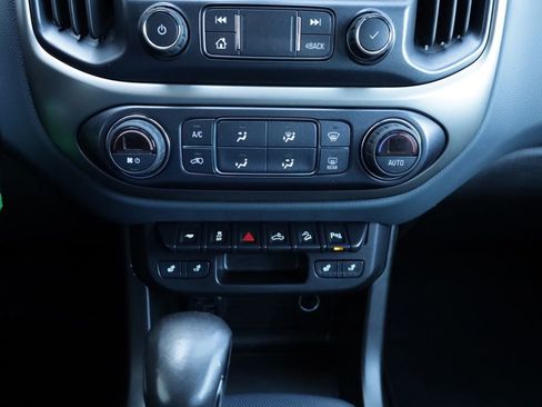 Used 2022 Chevrolet Colorado Z71 image 36