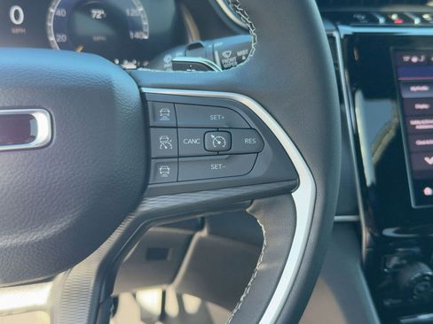 New 2025 Jeep Grand Cherokee Laredo w/ Luxury Tech Group I image 27