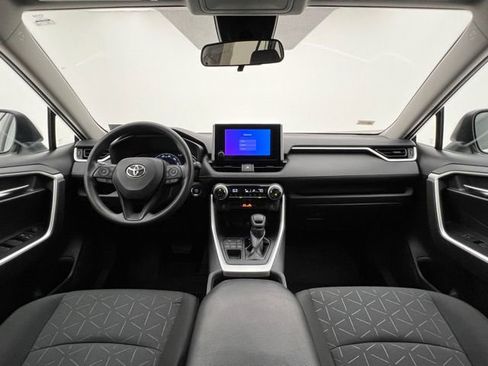 Used 2023 Toyota RAV4 XLE AWD/4WD image 2