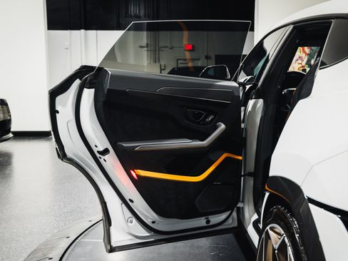 Used 2023 Lamborghini Urus Performante image 18