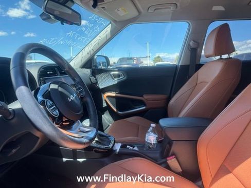 Certified 2025 Kia Soul EX image 6