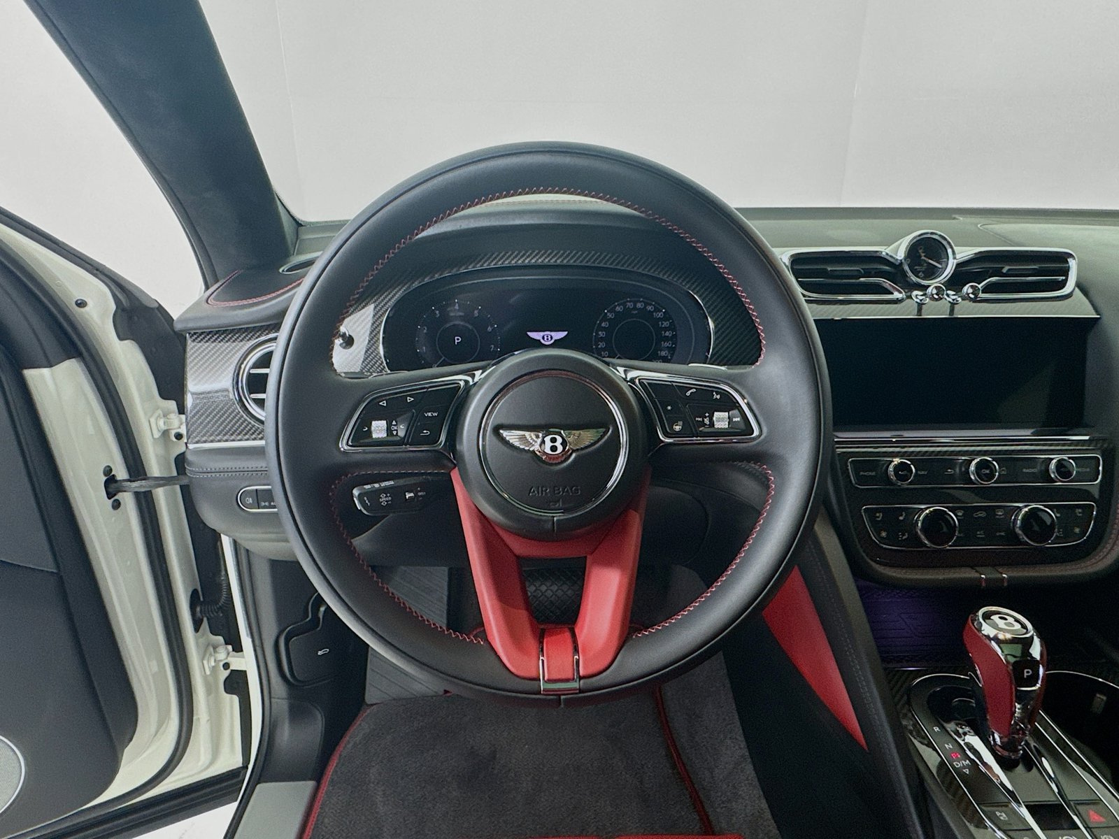 Used 2026 Bentley Bentayga AWD/4WD image 13