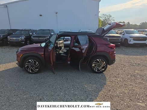 Used 2025 Chevrolet TrailBlazer RS w/ Convenience Package AWD/4WD image 29