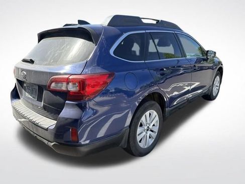 Used 2017 Subaru Outback 2.5i Premium AWD/4WD image 4