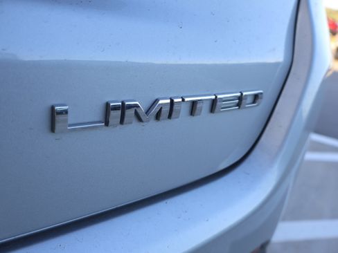 Used 2024 Jeep Compass Limited image 19