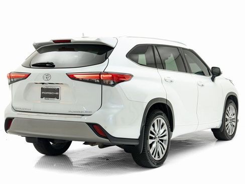 Used 2022 Toyota Highlander Platinum image 33