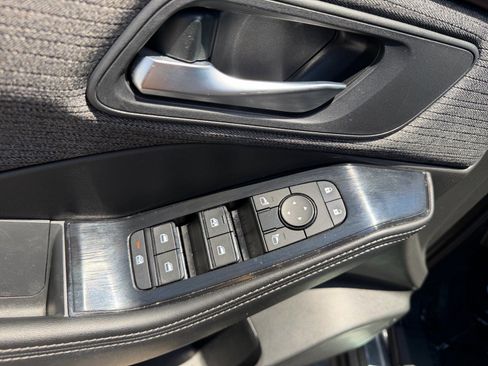 Used 2023 Nissan Rogue SV AWD/4WD image 22