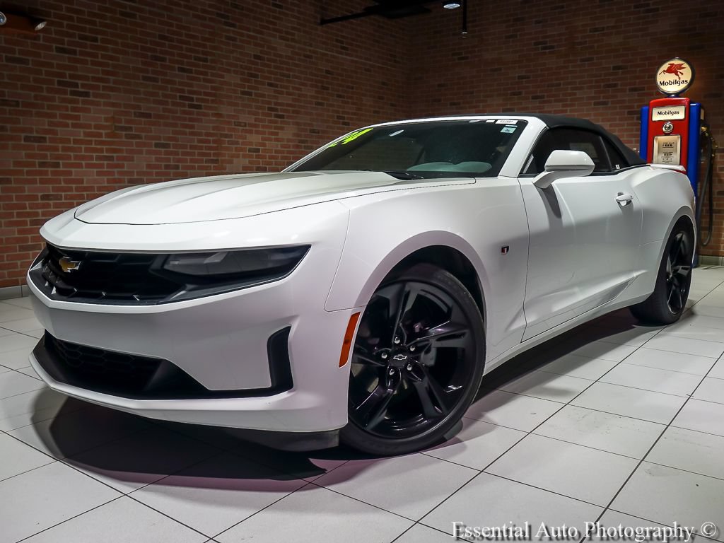 Used 2024 Chevrolet Camaro LT RWD image 2