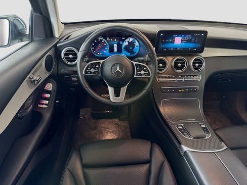 Used 2022 Mercedes-Benz GLC 300 w/ Premium Package Lite image 17