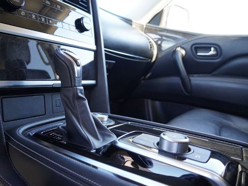 Certified 2024 INFINITI QX80 Luxe image 18