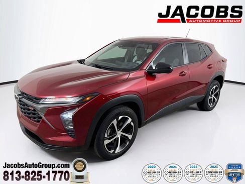Used 2025 Chevrolet Trax RS w/ Driver Confidence Package FWD image 1