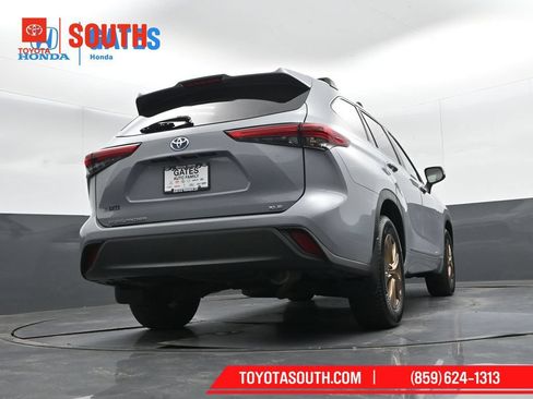 Used 2023 Toyota Highlander Bronze Edition AWD/4WD image 40