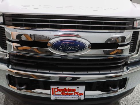 Used 2019 Ford F250 XLT w/ FX4 Off-Road Package image 4