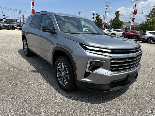 Used 2024 Chevrolet Traverse LT AWD/4WD image 12