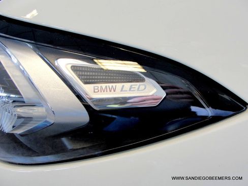 Used 2023 BMW 330i Sedan w/ M Sport Package RWD image 4
