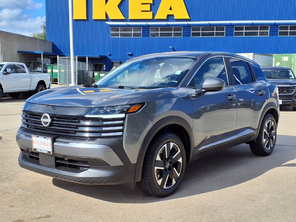 Used 2025 Nissan Kicks SV AWD/4WD image 4