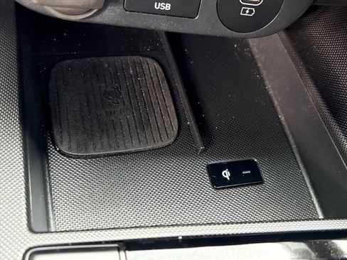 Certified 2025 Hyundai Elantra Limited FWD image 15