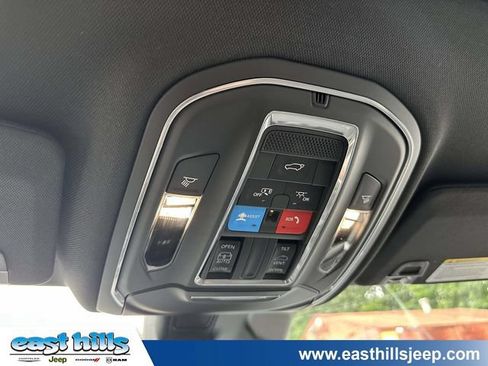 Used 2023 Jeep Grand Cherokee Altitude AWD/4WD image 40