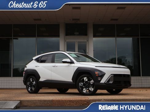 Used 2024 Hyundai Kona SEL w/ Convenience Package FWD image 2