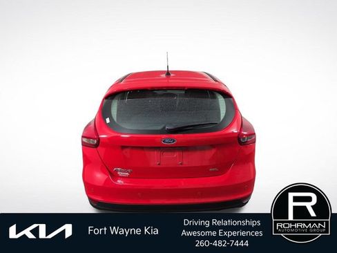 Used 2017 Ford Focus SEL w/ Cold Weather Package FWD image 9