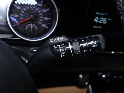 Used 2024 Kia Carnival EX image 23