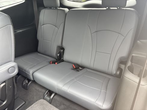 Used 2023 Buick Enclave Essence w/ Experience Buick Package AWD/4WD image 18