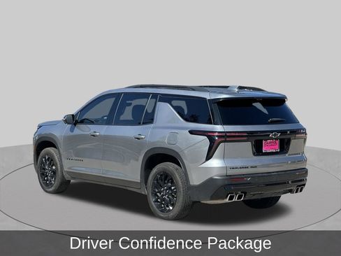 Used 2026 Chevrolet Traverse LT w/ Midnight/Sport Edition AWD/4WD image 3