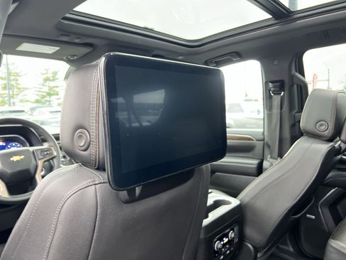 Used 2023 Chevrolet Suburban High Country image 27