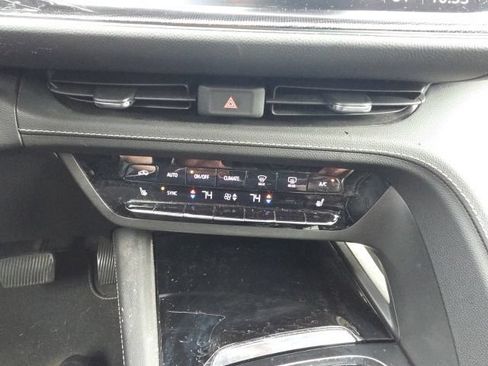 Used 2023 Buick Envision Essence AWD/4WD image 11