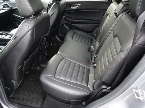 Used 2020 Ford Edge SEL w/ Convenience Package image 19